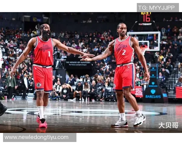 小米切尔:团队配合出色传球流畅避免孤军奋战 小米切尔:团队配合出色传球流畅避免孤军奋战