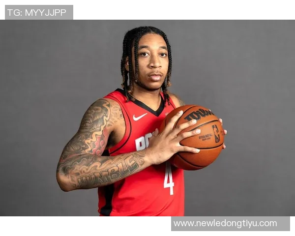 戴维森火箭首秀表现惊艳九投六中三分五中七砍下17分 戴维森火箭首秀表现惊艳九投六中三分五中七砍下17分