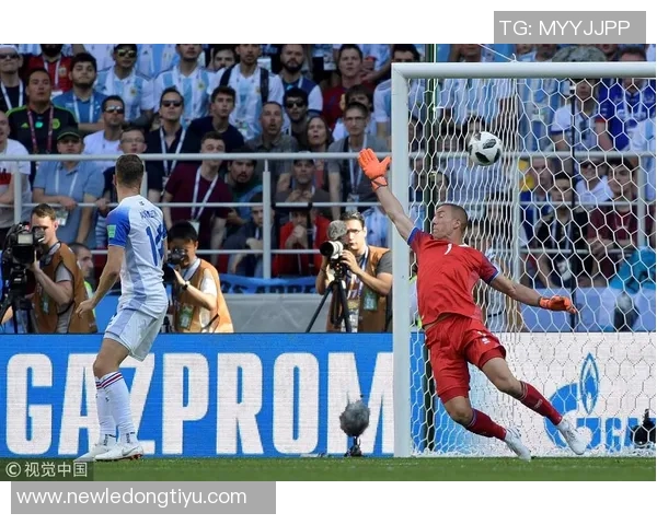 26岁退役热刺门将怀特曼成功转型为摄影师与电影导演展现文艺风采 26岁退役热刺门将怀特曼成功转型为摄影师与电影导演展现文艺风采